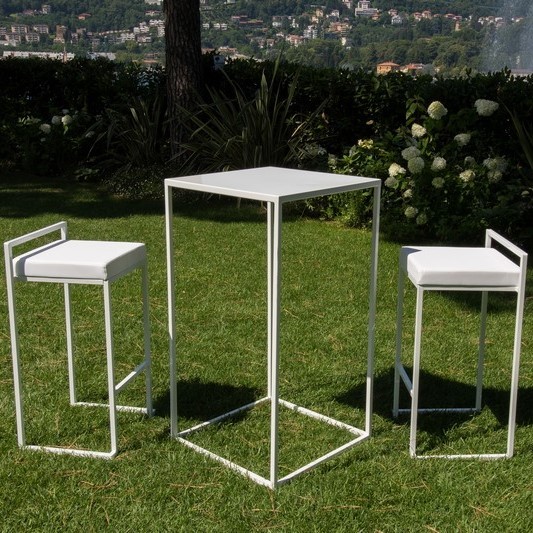 STOOL Total White Bar